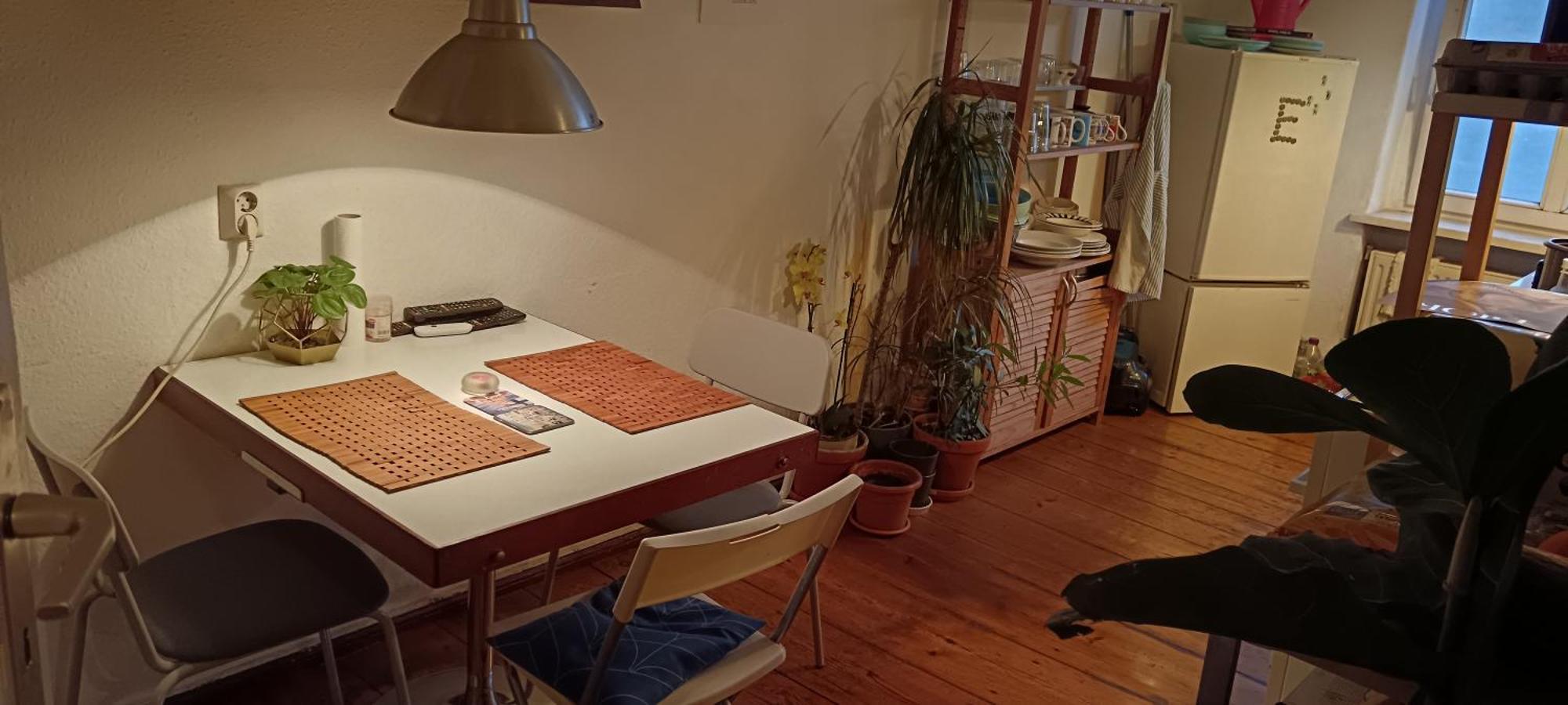 Private Bedroom Near Alexanderplatz In Sharing